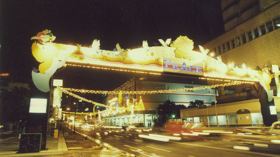 Took some pictures of the Christmas lights at Orchard road this year. : r/ singapore